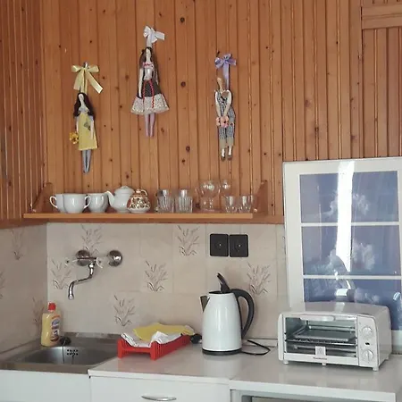 Apartman Yellow House